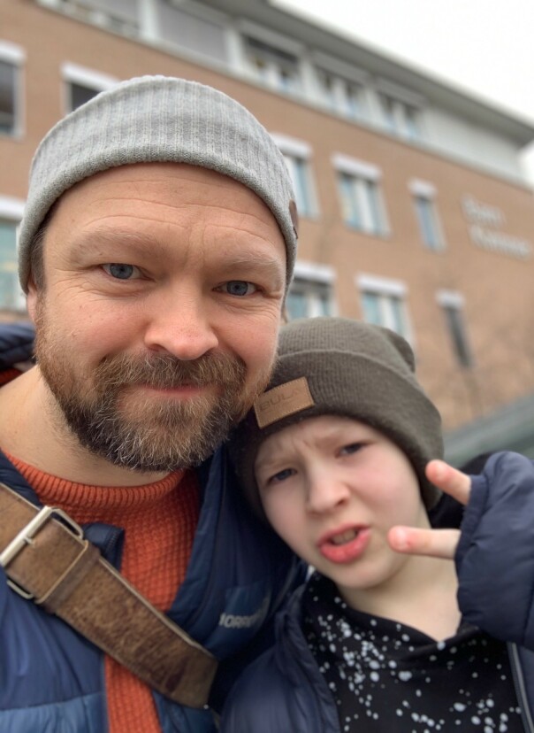 OPPFORDRING: John Brungot ber alle om å følge myndighetenes anbefalinger. Foto: Privat OPPFORDRING: John Brungot ber alle om å følge myndighetenes anbefalinger. Foto: Privat